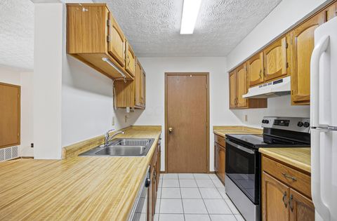 Tiny photo for 3967 Karl Road 125 #125, Columbus, OH 43224 (MLS # 225039574)