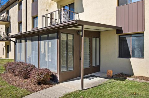 Tiny photo for 3967 Karl Road 125 #125, Columbus, OH 43224 (MLS # 225039574)