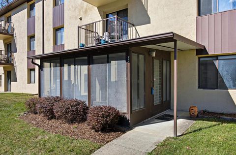 Tiny photo for 3967 Karl Road 125 #125, Columbus, OH 43224 (MLS # 225039574)