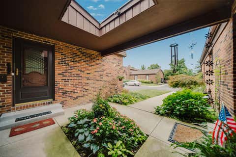 Photo of 4231 Chaucer Lane, Columbus, OH 43220 (MLS # 226028051)