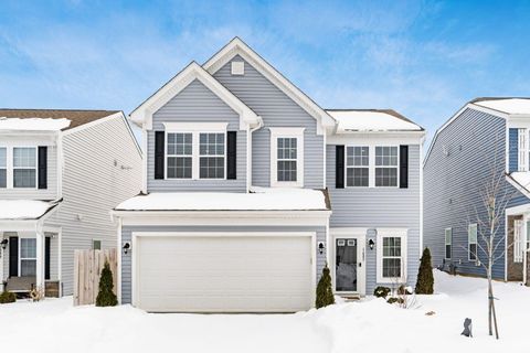 Photo of 1603 Lewes Castle Drive, Grove City, OH 43123 (MLS # 226003780)