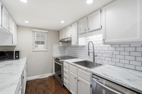 Tiny photo for 1683 Saint Albans Court 22-83 #22-83, Columbus, OH 43220 (MLS # 225044774)