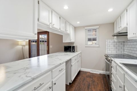 Tiny photo for 1683 Saint Albans Court 22-83 #22-83, Columbus, OH 43220 (MLS # 225044774)