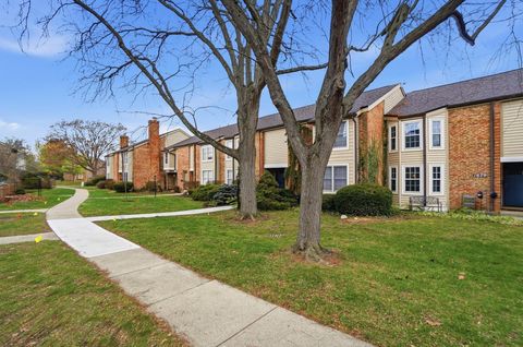Tiny photo for 1683 Saint Albans Court 22-83 #22-83, Columbus, OH 43220 (MLS # 225044774)