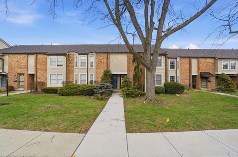 Photo of 1683 Saint Albans Court 22-83 #22-83, Columbus, OH 43220 (MLS # 225044774)