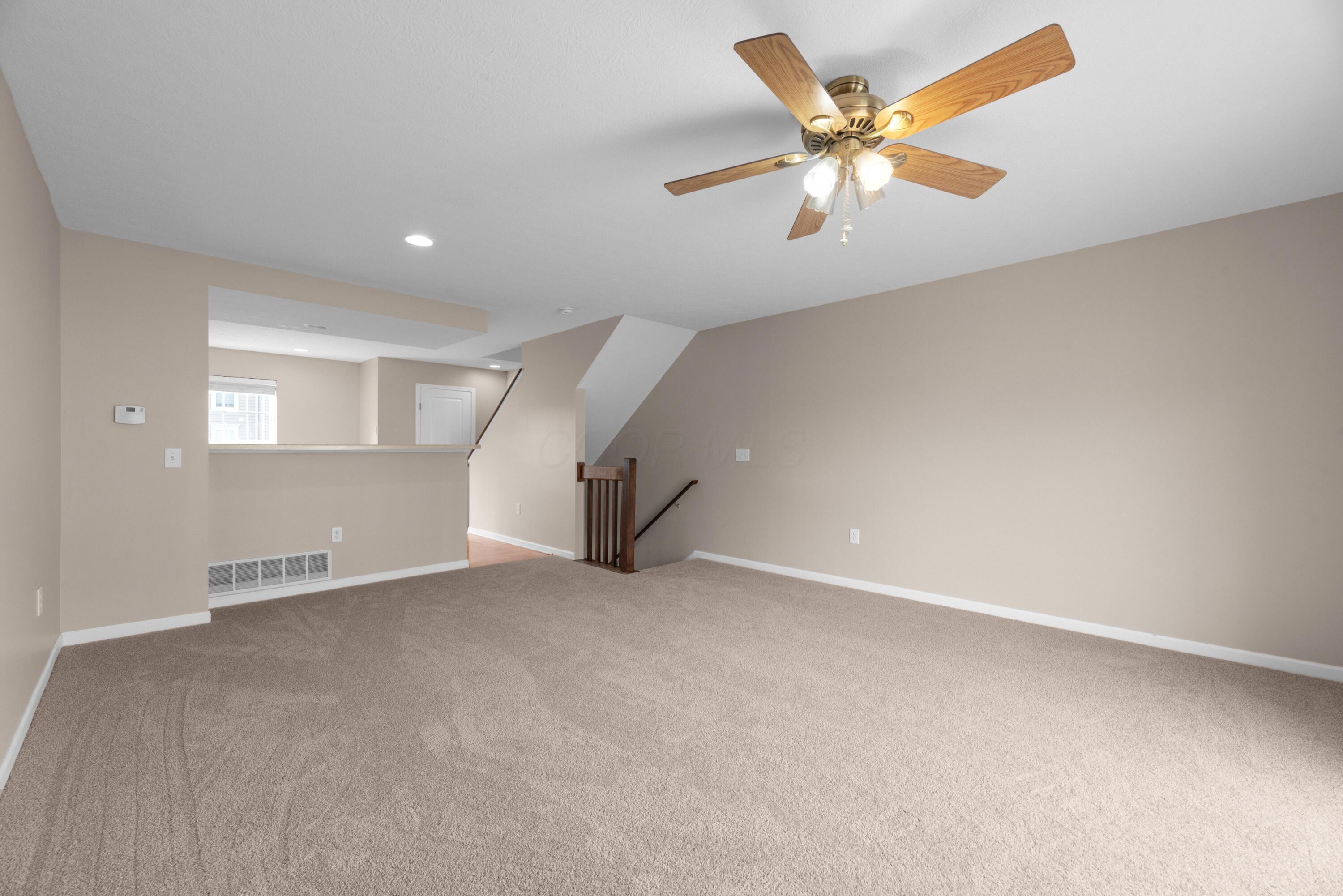 8180 Hawkswillow Drive, Blacklick, Ohio image 8
