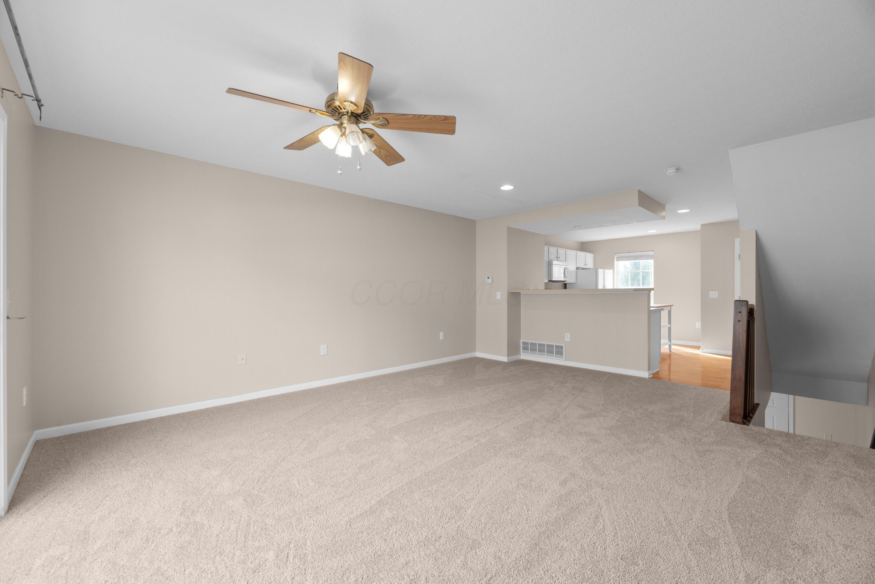 8180 Hawkswillow Drive, Blacklick, Ohio image 7