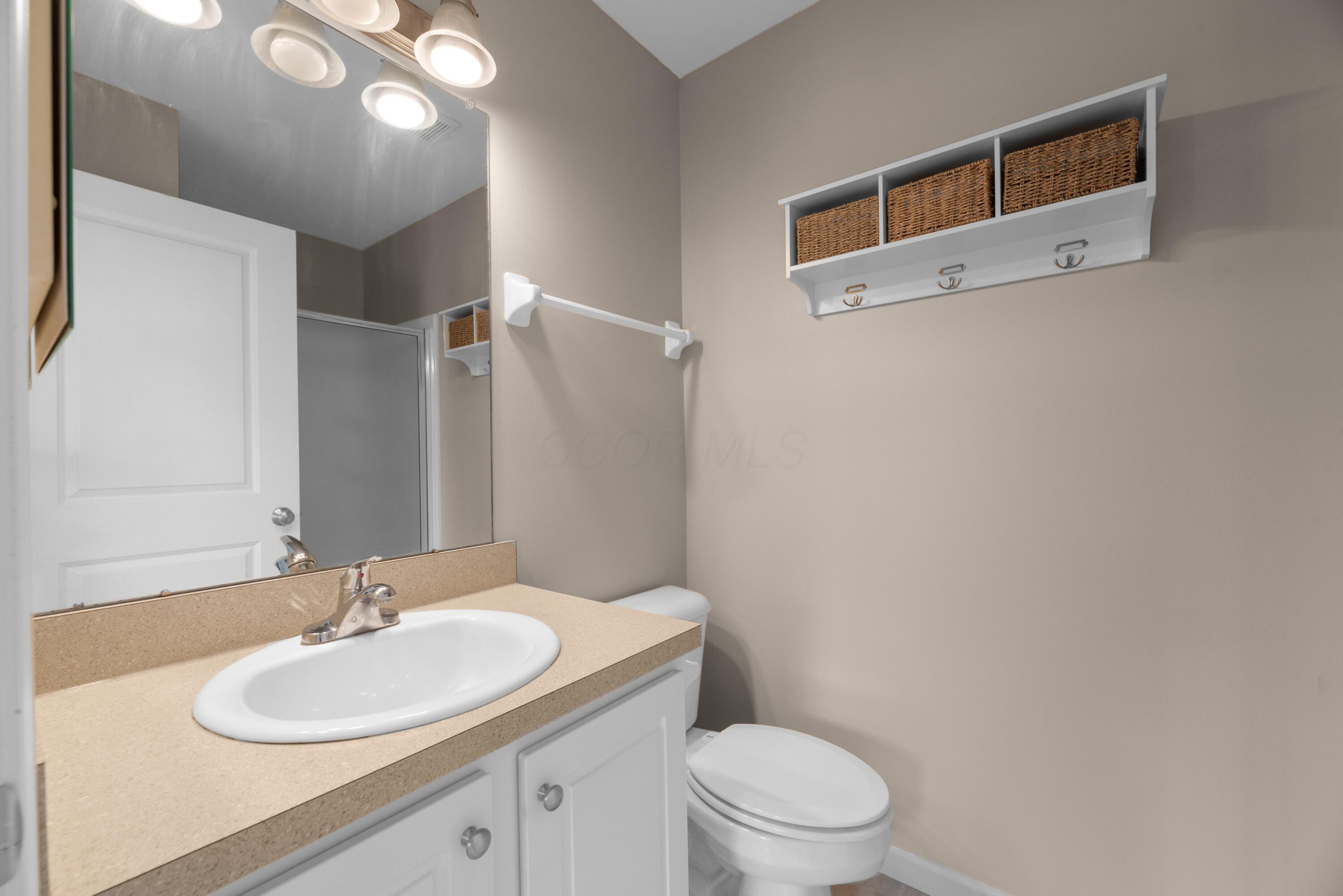 8180 Hawkswillow Drive, Blacklick, Ohio image 32