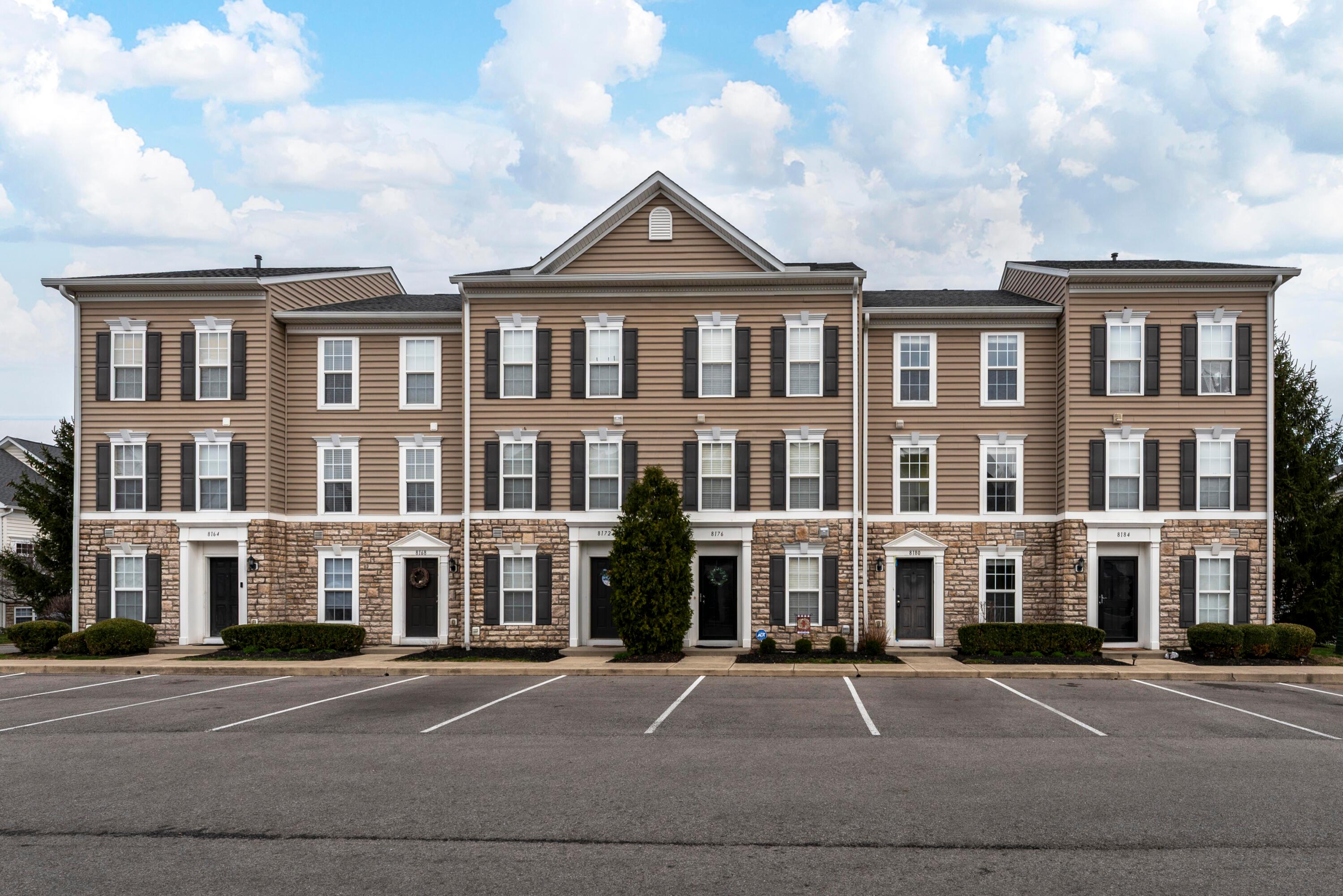 8180 Hawkswillow Drive, Blacklick, Ohio image 1