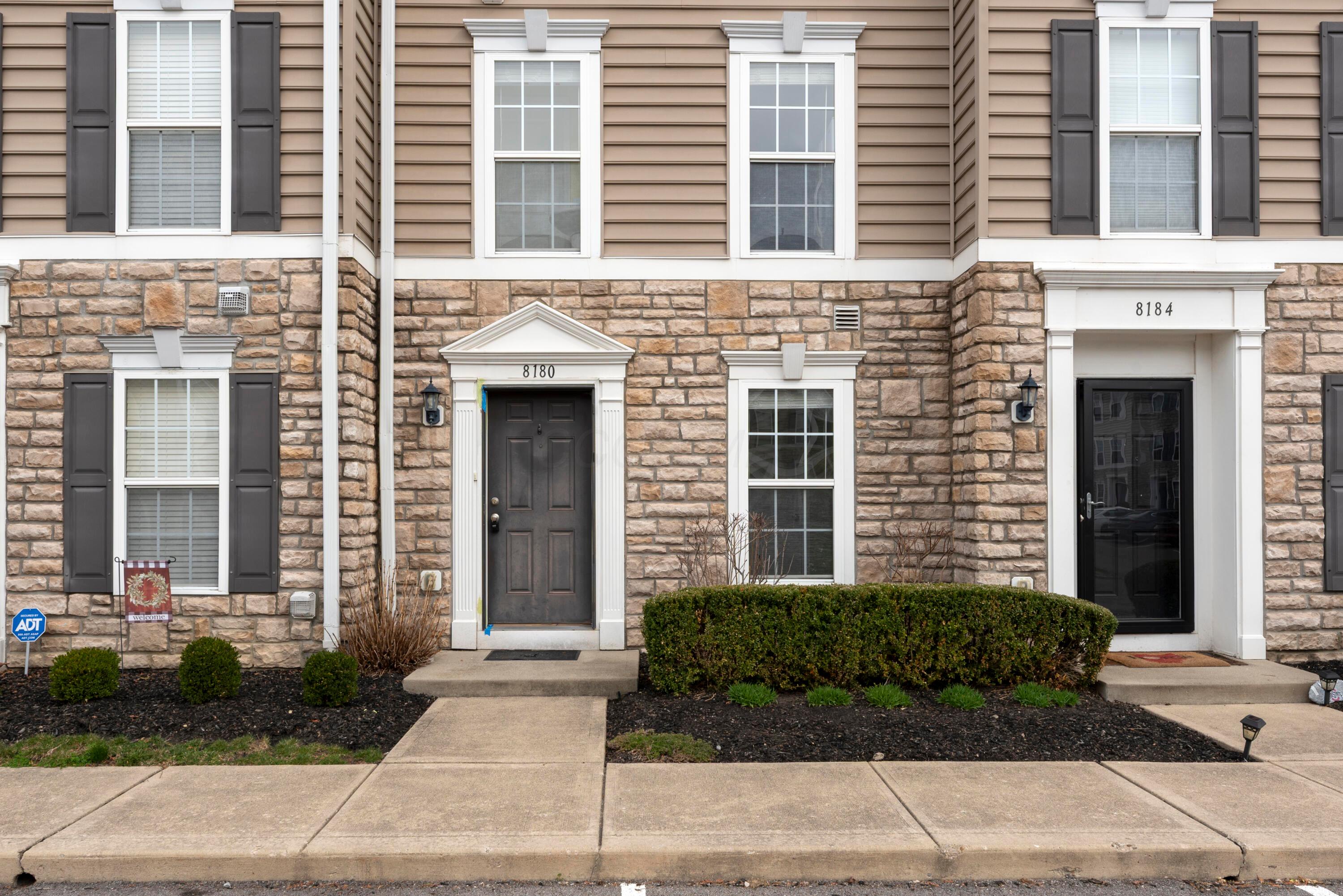 8180 Hawkswillow Drive, Blacklick, Ohio image 4