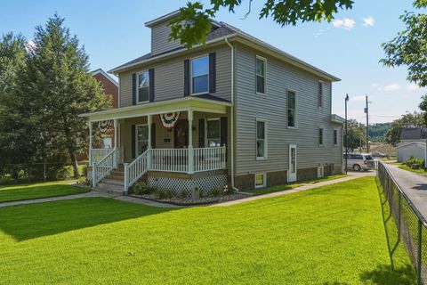Photo of 897 Brighton Boulevard, Zanesville, OH 43701 (MLS # 226025690)