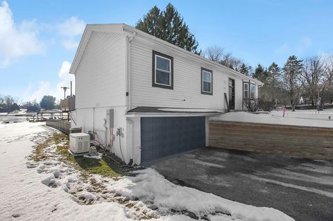 Tiny photo for 2571 W Choctaw Drive, London, OH 43140 (MLS # 226004276)