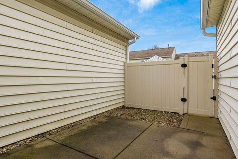 Tiny photo for 6035 Avatar Drive 8-6035 #8-6035, New Albany, OH 43054 (MLS # 226000868)