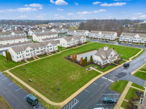 Tiny photo for 6035 Avatar Drive 8-6035 #8-6035, New Albany, OH 43054 (MLS # 226000868)