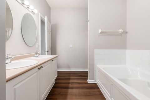 Tiny photo for 6035 Avatar Drive 8-6035 #8-6035, New Albany, OH 43054 (MLS # 226000868)