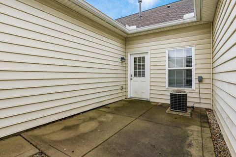 Tiny photo for 6035 Avatar Drive 8-6035 #8-6035, New Albany, OH 43054 (MLS # 226000868)