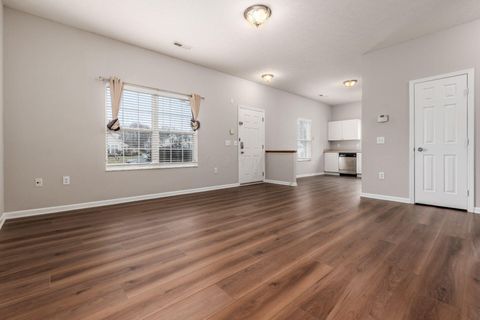 Tiny photo for 6035 Avatar Drive 8-6035 #8-6035, New Albany, OH 43054 (MLS # 226000868)