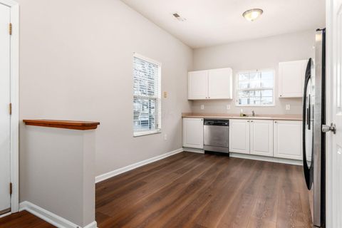 Tiny photo for 6035 Avatar Drive 8-6035 #8-6035, New Albany, OH 43054 (MLS # 226000868)