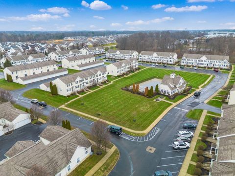 Tiny photo for 6035 Avatar Drive 8-6035 #8-6035, New Albany, OH 43054 (MLS # 226000868)