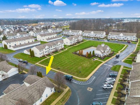 Tiny photo for 6035 Avatar Drive 8-6035 #8-6035, New Albany, OH 43054 (MLS # 226000868)