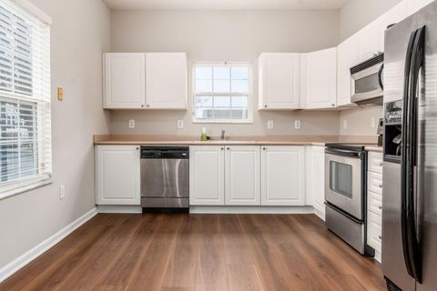 Tiny photo for 6035 Avatar Drive 8-6035 #8-6035, New Albany, OH 43054 (MLS # 226000868)