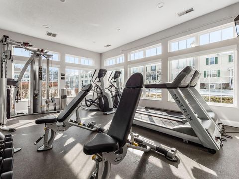 Tiny photo for 6035 Avatar Drive 8-6035 #8-6035, New Albany, OH 43054 (MLS # 226000868)