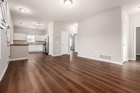 Tiny photo for 6035 Avatar Drive 8-6035 #8-6035, New Albany, OH 43054 (MLS # 226000868)