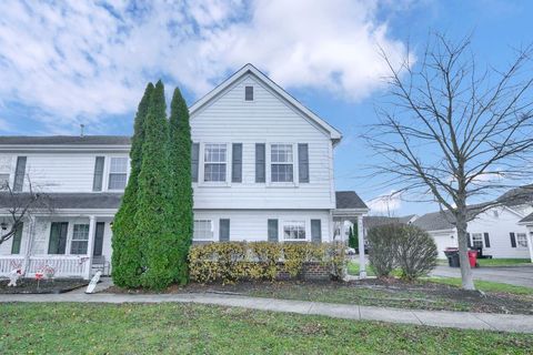 Photo of 642 Lakeview Drive S, Grove City, OH 43123 (MLS # 225044496)