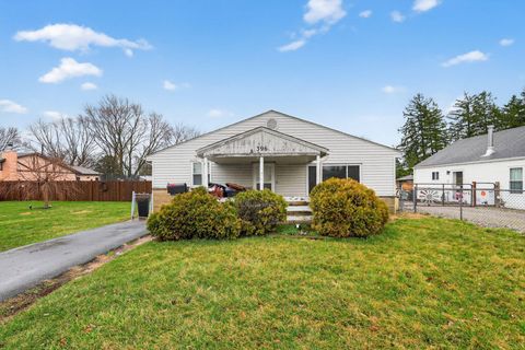 Photo of 396 Pasadena Avenue, Columbus, OH 43228 (MLS # 226006913)