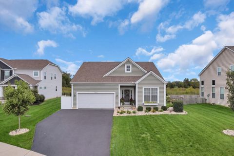 Photo of 12482 Prairie View Drive NW, Pickerington, OH 43147 (MLS # 226009395)