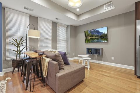 Tiny photo for 138 E Greenwood Avenue, Columbus, OH 43201 (MLS # 226002819)