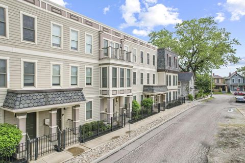 Tiny photo for 138 E Greenwood Avenue, Columbus, OH 43201 (MLS # 226002819)