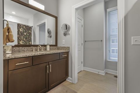 Tiny photo for 138 E Greenwood Avenue, Columbus, OH 43201 (MLS # 226002819)