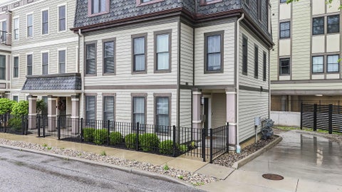 Condo For Sale - 138 E Greenwood Avenue<br/> Franklin County, Columbus, OH 43201