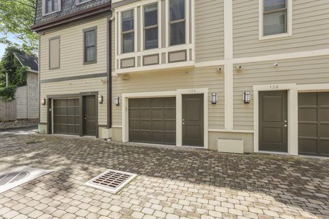 Tiny photo for 138 E Greenwood Avenue, Columbus, OH 43201 (MLS # 226002819)