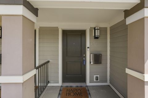 Tiny photo for 138 E Greenwood Avenue, Columbus, OH 43201 (MLS # 226002819)