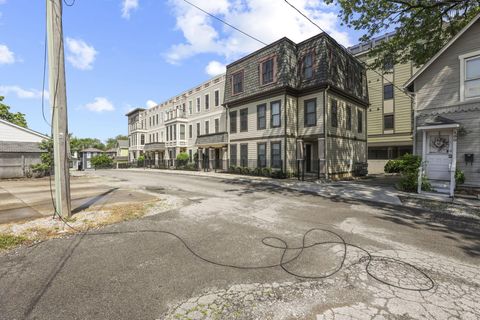 Tiny photo for 138 E Greenwood Avenue, Columbus, OH 43201 (MLS # 226002819)