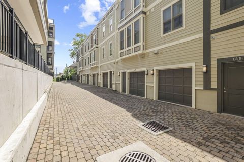 Tiny photo for 138 E Greenwood Avenue, Columbus, OH 43201 (MLS # 226002819)