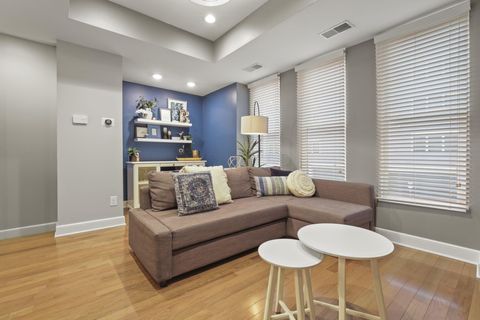 Tiny photo for 138 E Greenwood Avenue, Columbus, OH 43201 (MLS # 226002819)