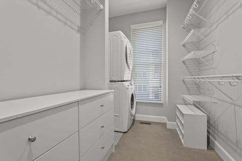 Tiny photo for 138 E Greenwood Avenue, Columbus, OH 43201 (MLS # 226002819)