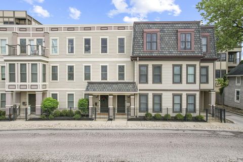 Tiny photo for 138 E Greenwood Avenue, Columbus, OH 43201 (MLS # 226002819)