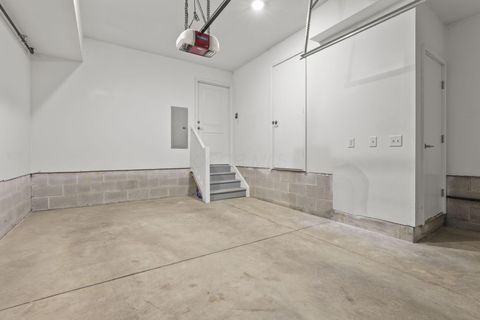 Tiny photo for 138 E Greenwood Avenue, Columbus, OH 43201 (MLS # 226002819)