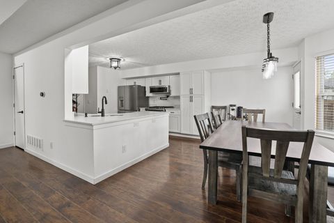 Tiny photo for 3151 Jetstream Drive, Columbus, OH 43231 (MLS # 225040975)