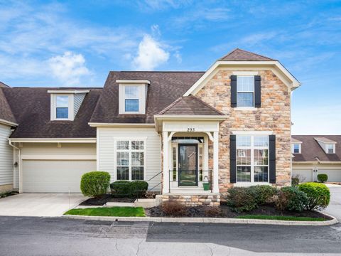 Photo of 293 Murphy's Green, Powell, OH 43065 (MLS # 226010545)