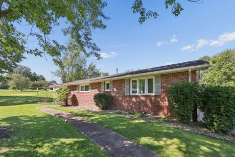 Tiny photo for 3967 Skyline Drive, Zanesville, OH 43701 (MLS # 226032968)