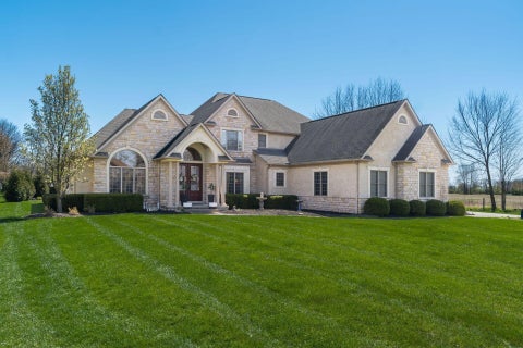 Homes For Sale - 13926 Tollbridge Way<br/> Pickerington, OH 43147
