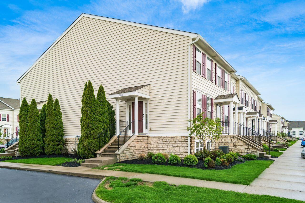 7061 Hill Gail Drive, New Albany, Ohio image 1
