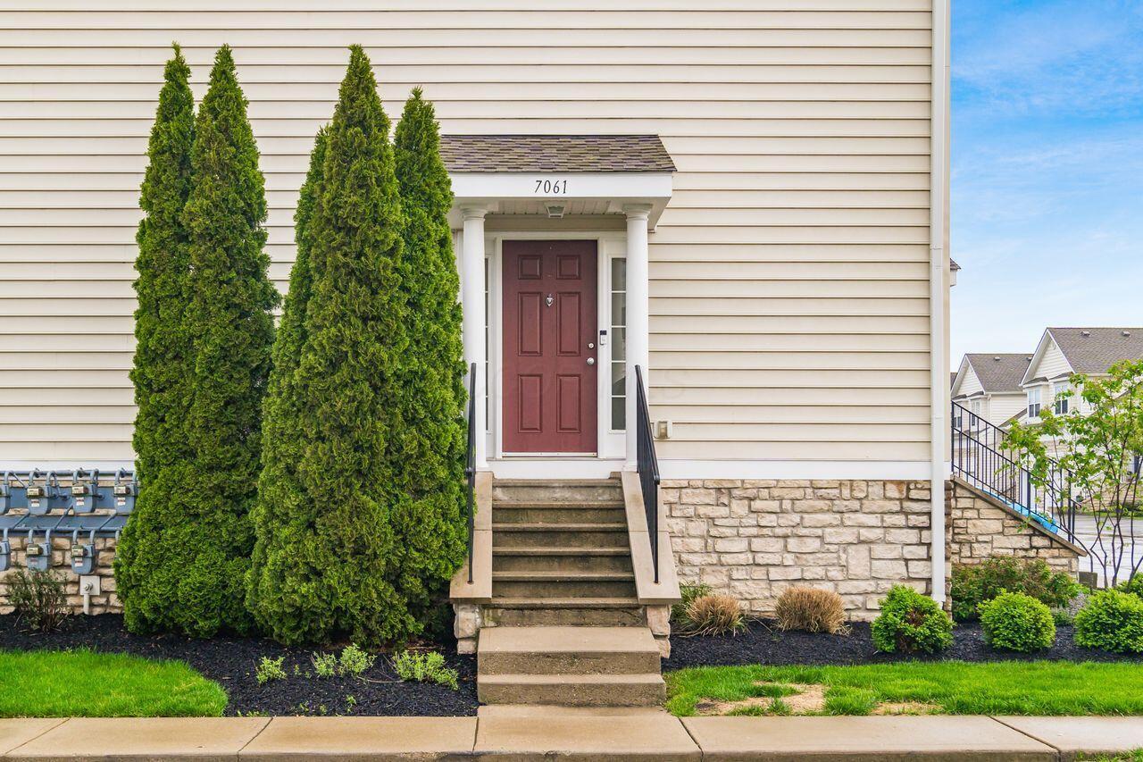 7061 Hill Gail Drive, New Albany, Ohio image 2