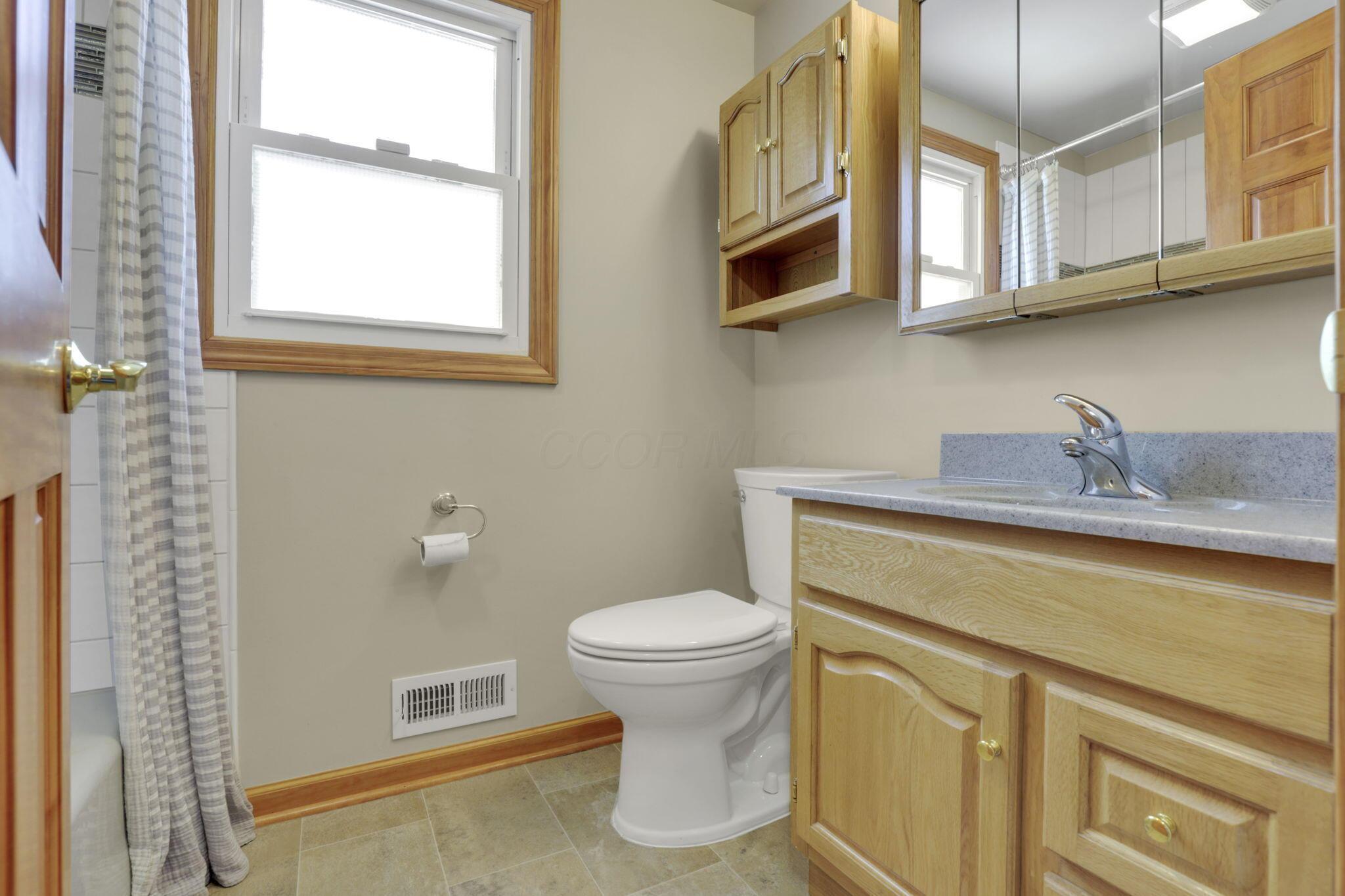 410 Sturbridge Road, Columbus, Ohio image 22