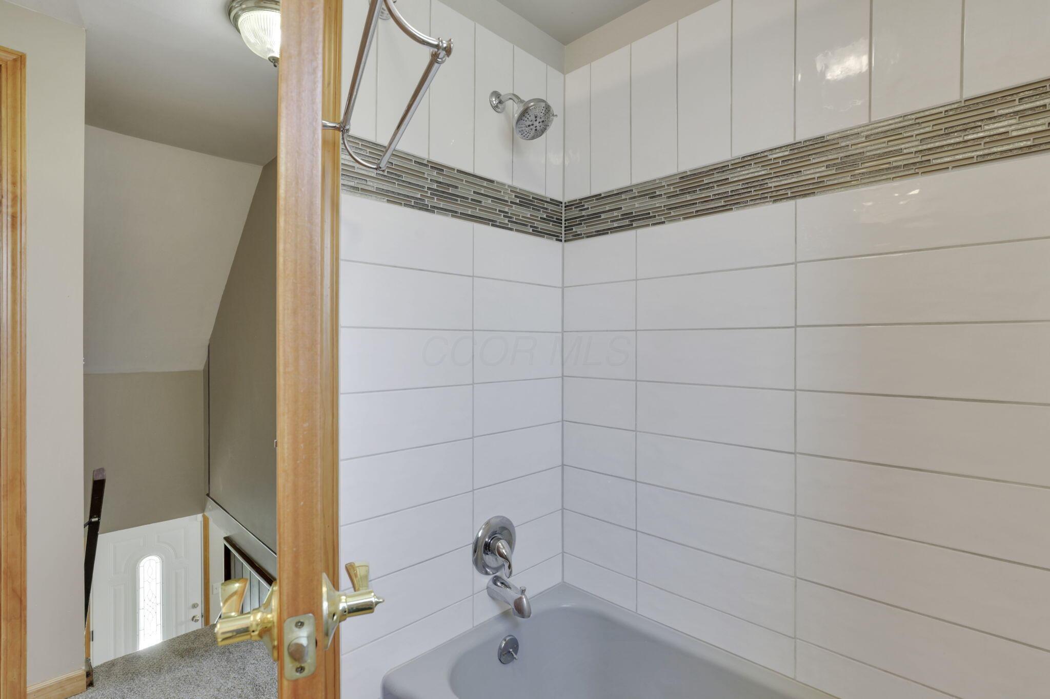410 Sturbridge Road, Columbus, Ohio image 23